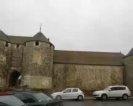PXL000 Le châtelet fortifié du Château de Dourdan
